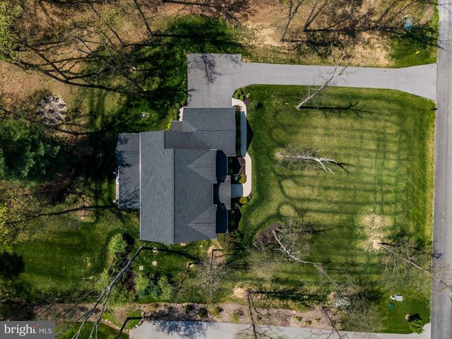 20 BARNITZ WOODS DR, Mount Holly Springs, PA 17065