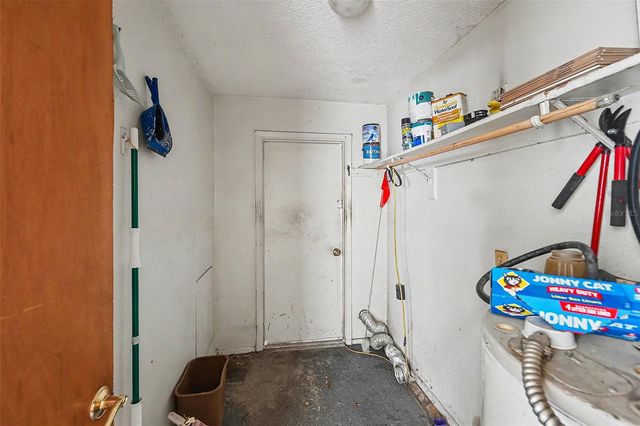 3050 MEADOW LAKE AVENUE, Largo, FL 33771