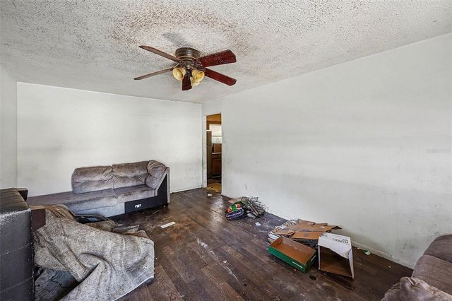 3050 MEADOW LAKE AVENUE, Largo, FL 33771