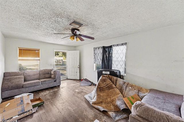 3050 MEADOW LAKE AVENUE, Largo, FL 33771