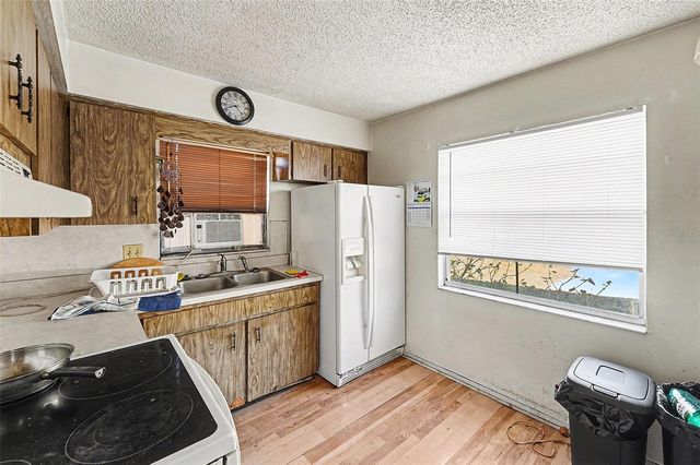 3050 MEADOW LAKE AVENUE, Largo, FL 33771