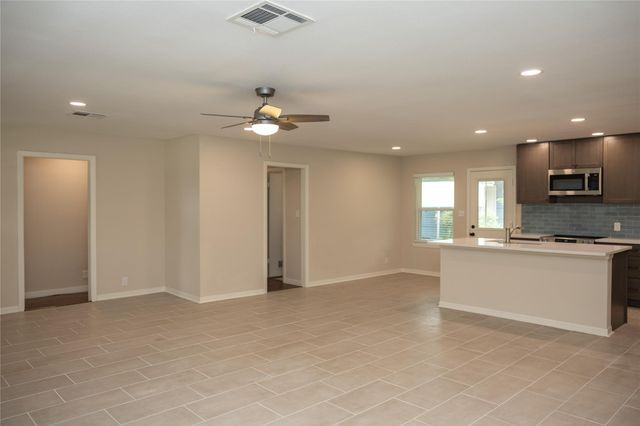 811 Sara Rose Street, Houston, TX 77018