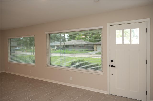 811 Sara Rose Street, Houston, TX 77018