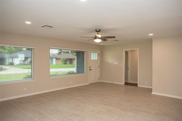 811 Sara Rose Street, Houston, TX 77018