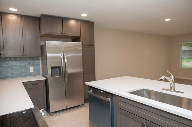 811 Sara Rose Street, Houston, TX 77018