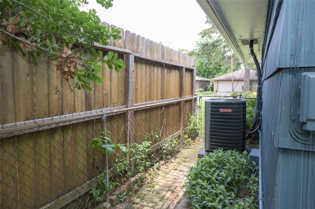 811 Sara Rose Street, Houston, TX 77018