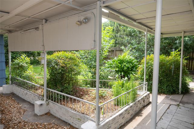 811 Sara Rose Street, Houston, TX 77018