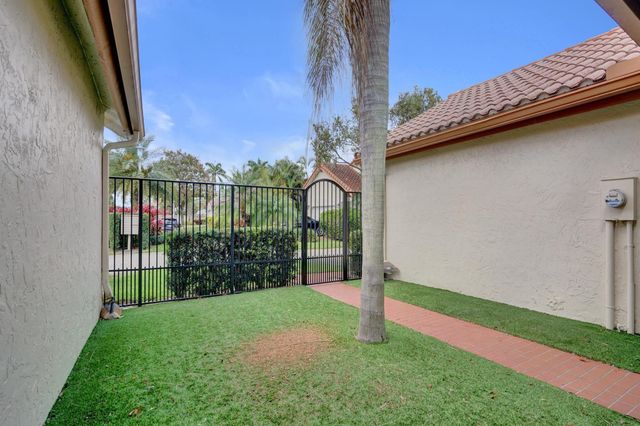 23417 Water Circle, Boca Raton, FL 33486