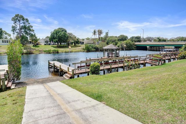 23417 Water Circle, Boca Raton, FL 33486