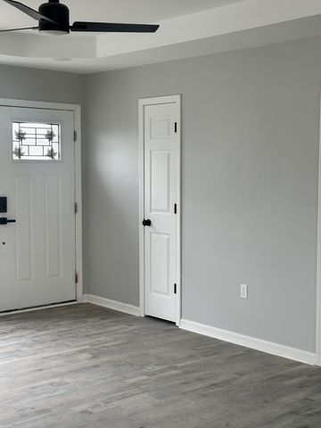 136 Man O War Dr, Oak Grove, KY 42262