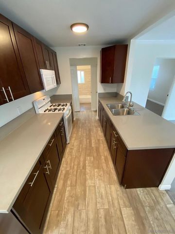 8975 Lamar St, Spring Valley, CA 91977