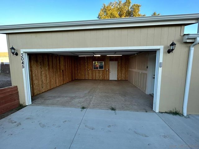 8975 Lamar St, Spring Valley, CA 91977