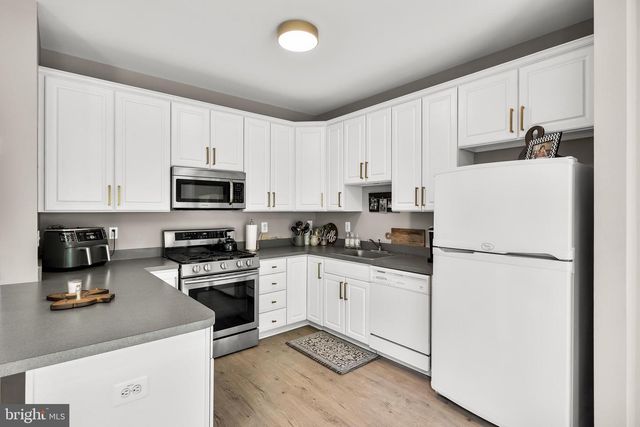 105 WEAVER DR, Marlton, NJ 08053