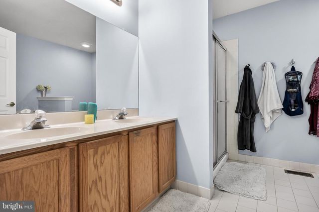 105 WEAVER DR, Marlton, NJ 08053