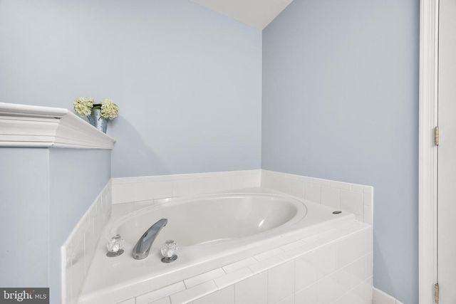 105 WEAVER DR, Marlton, NJ 08053