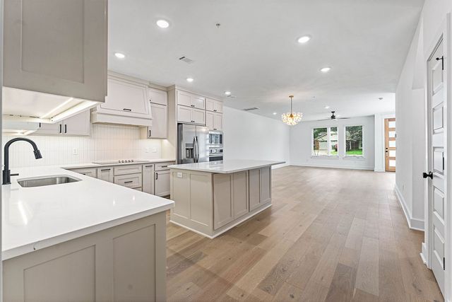 4100 W Olive Street, Rogers, AR 72756