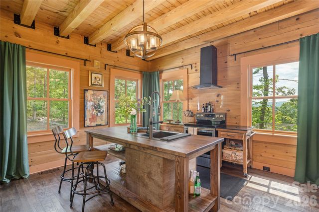 106 McCauley Drive, Asheville, NC 28803