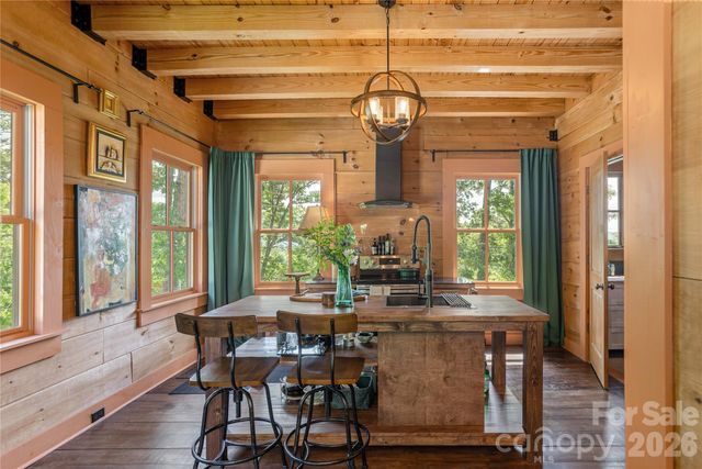 106 McCauley Drive, Asheville, NC 28803