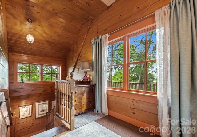 106 McCauley Drive, Asheville, NC 28803
