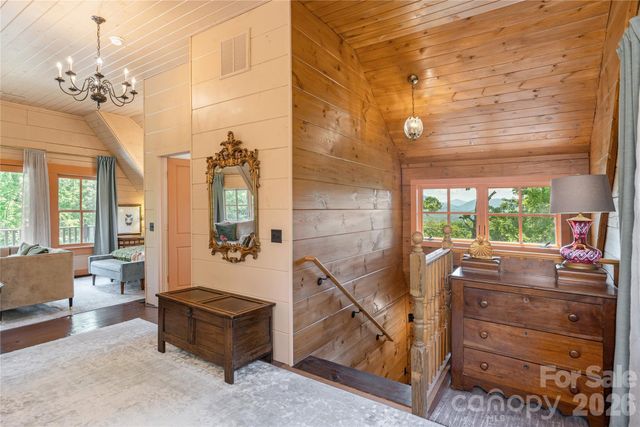 106 McCauley Drive, Asheville, NC 28803