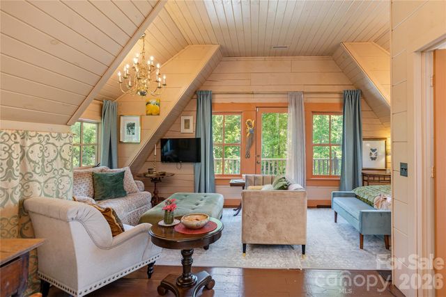 106 McCauley Drive, Asheville, NC 28803