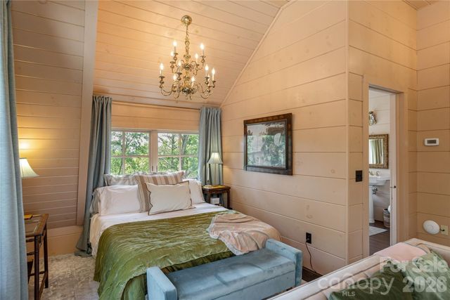 106 McCauley Drive, Asheville, NC 28803