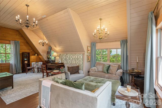 106 McCauley Drive, Asheville, NC 28803