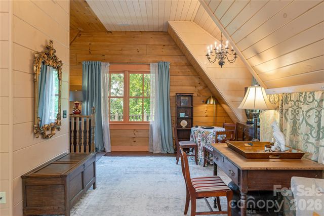 106 McCauley Drive, Asheville, NC 28803