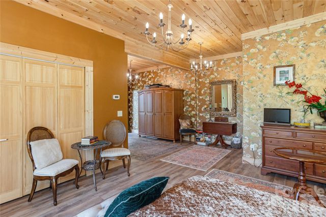 106 McCauley Drive, Asheville, NC 28803