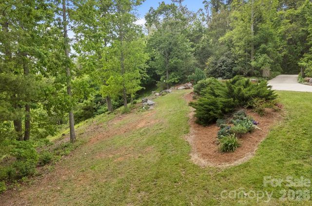 106 McCauley Drive, Asheville, NC 28803