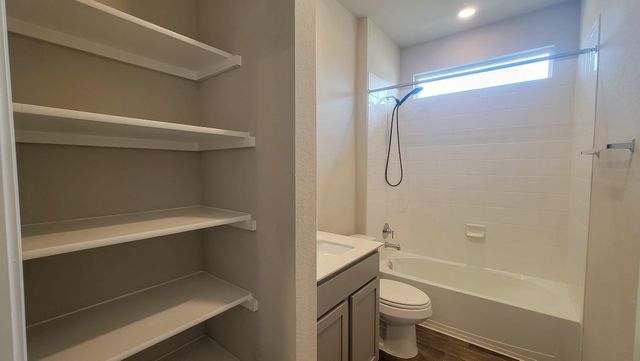 487 Apache Plum DR, Kyle, TX 78640