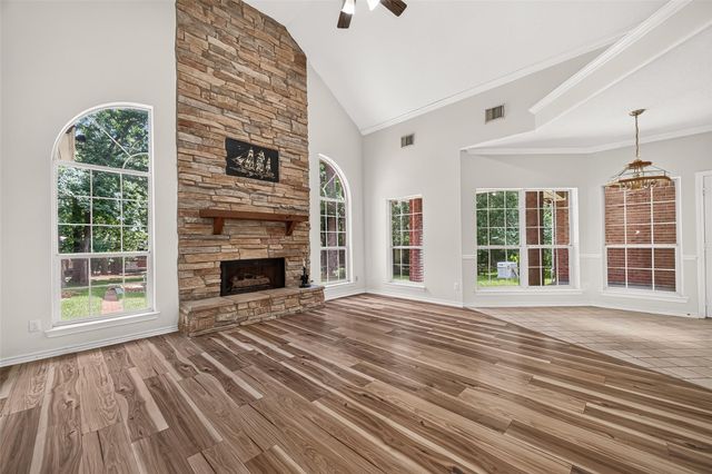2314 Carriage Run E, Conroe, TX 77384