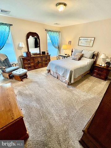 102 HEATHER GLEN DR, Red Lion, PA 17356