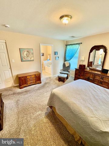 102 HEATHER GLEN DR, Red Lion, PA 17356