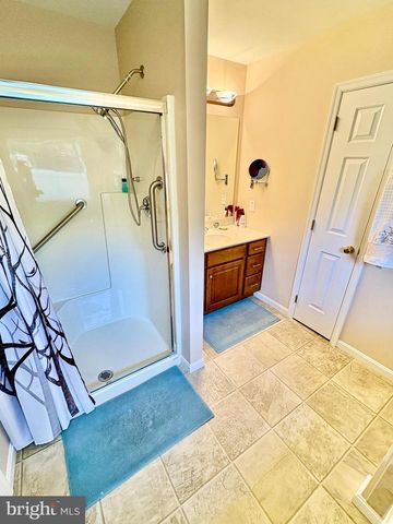 102 HEATHER GLEN DR, Red Lion, PA 17356