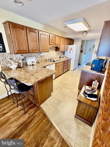 102 HEATHER GLEN DR, Red Lion, PA 17356