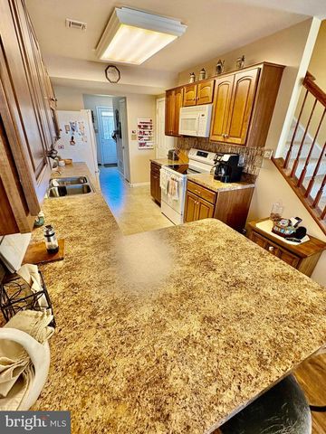 102 HEATHER GLEN DR, Red Lion, PA 17356