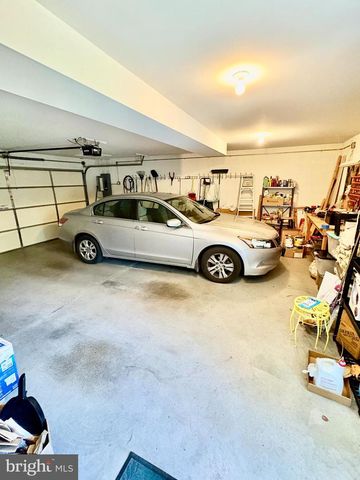 102 HEATHER GLEN DR, Red Lion, PA 17356