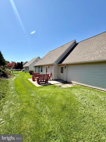 102 HEATHER GLEN DR, Red Lion, PA 17356