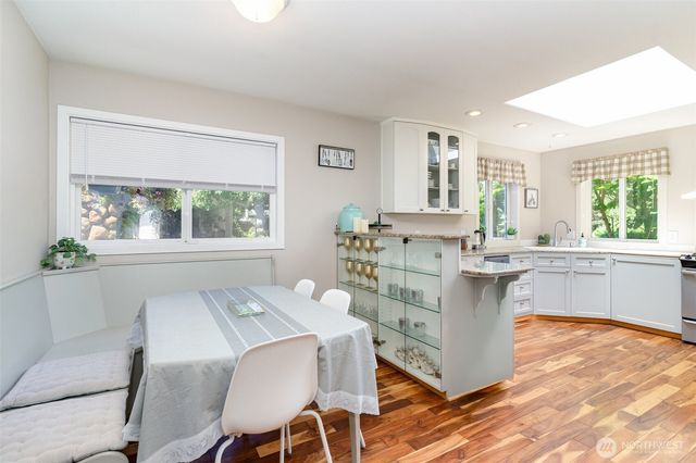 2726 Pioneer Way E, Tacoma, WA 98404