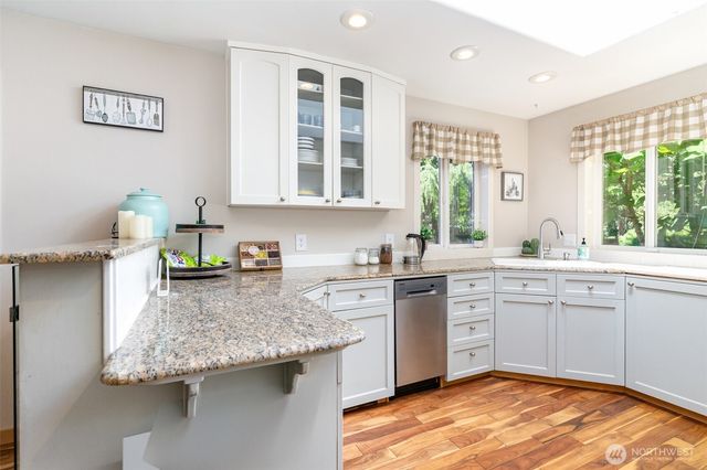 2726 Pioneer Way E, Tacoma, WA 98404