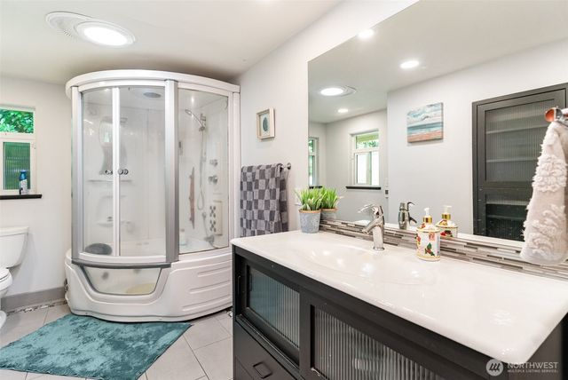 2726 Pioneer Way E, Tacoma, WA 98404