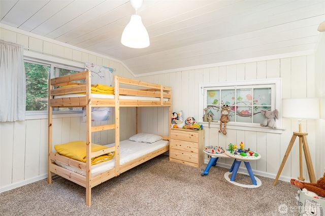 2726 Pioneer Way E, Tacoma, WA 98404