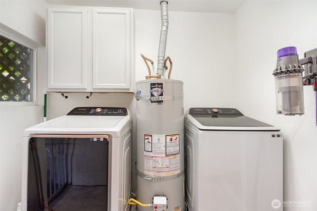 2726 Pioneer Way E, Tacoma, WA 98404