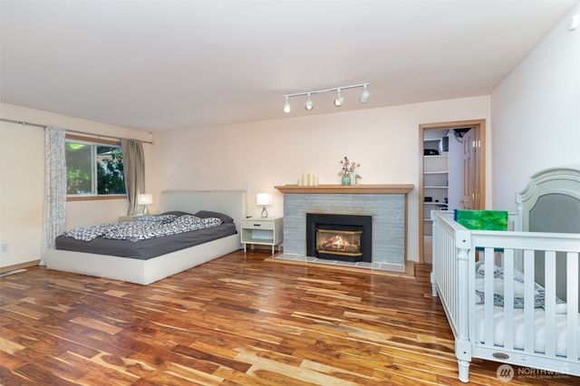 2726 Pioneer Way E, Tacoma, WA 98404