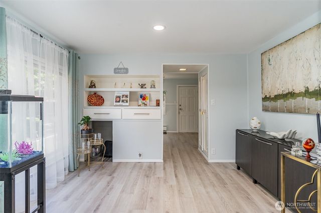 2726 Pioneer Way E, Tacoma, WA 98404