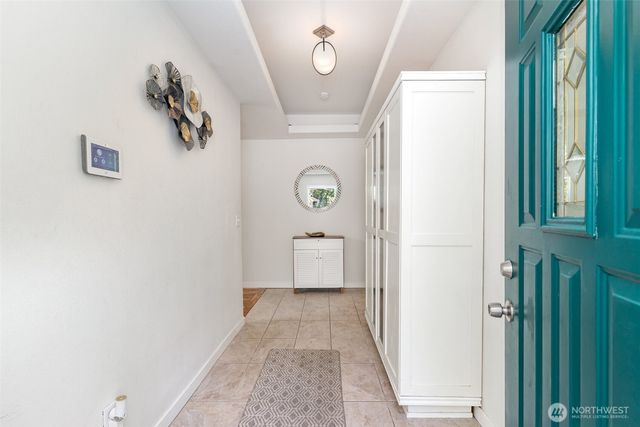 2726 Pioneer Way E, Tacoma, WA 98404