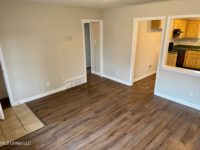 8241 Ashbrook Drive, Southaven, MS 38671