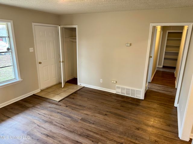 8241 Ashbrook Drive, Southaven, MS 38671