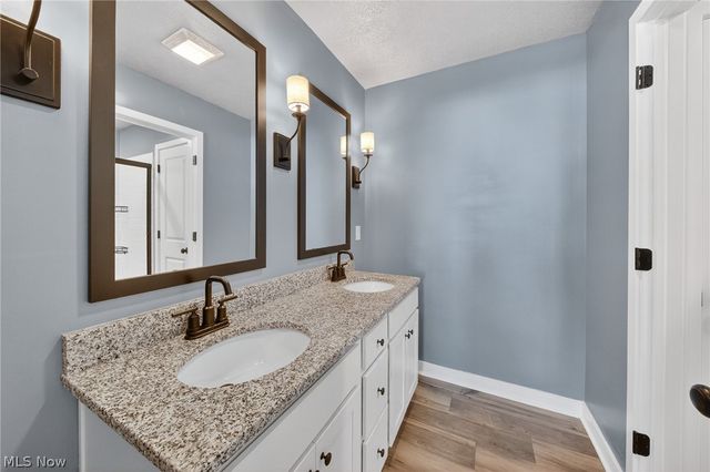 224 Harvest Way, Elyria, OH 44035